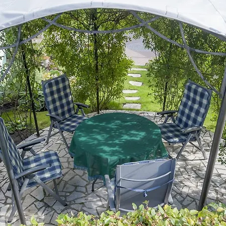 Апартаменты Haus Zum See Dersau