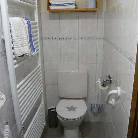 Haus Zum See Апартаменты Dersau